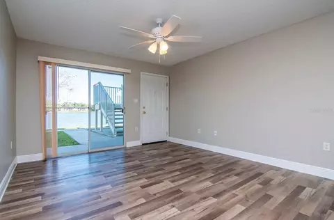 220 Lake Parsons Grn #108, Brandon, FL 33511
