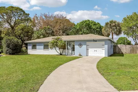 2145 5th St, Vero Beach, FL 32962