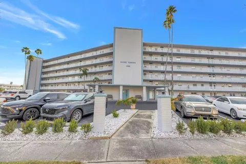1868 Shore Dr S #106, South Pasadena, FL 33707