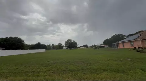 424 Cherry Tree Dr, Sebring, FL 33876