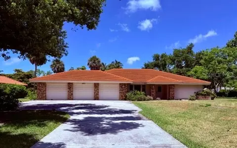 4872 Peregrine Pt, Sarasota, FL 34231