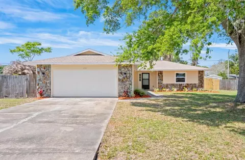 598 Consolata Ave NW, Palm Bay, FL 32907