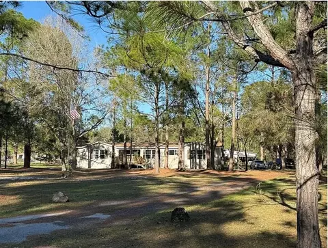 6208 Buck Fever Rd, Polk City, FL 33868