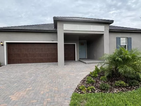 9215 Minnow Ray Dr, Land O Lakes, FL 34638