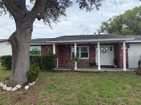 9426 Glen Moor Ln, Port Richey, FL 34668
