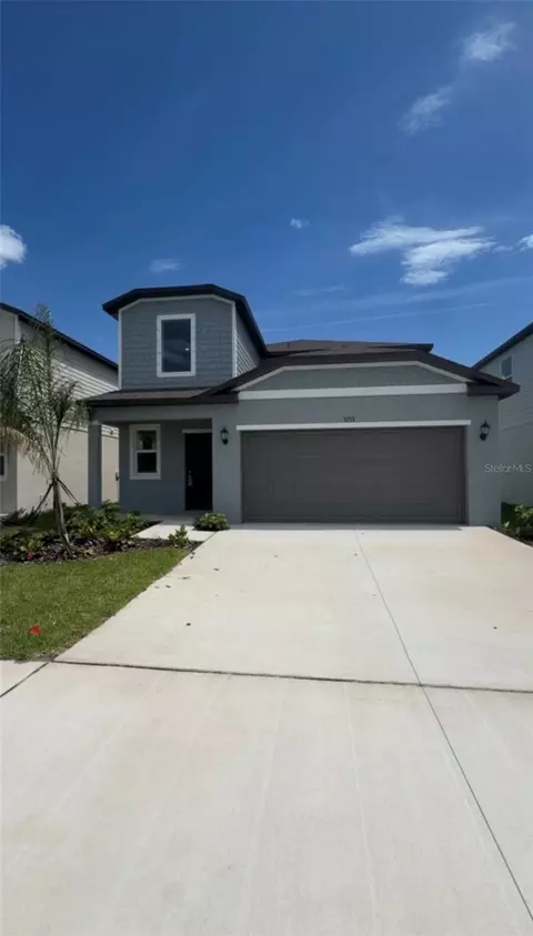 5753 Red Kite Dr, Wimauma, FL 33598