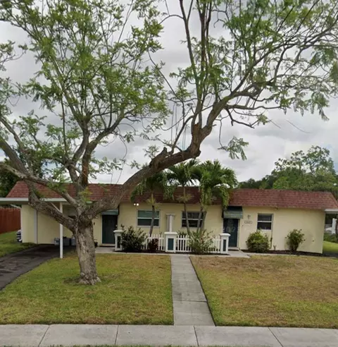 2627 Linda St, Sarasota, FL 34231
