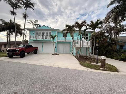 725 SW Salerno Rd, Stuart, FL 34997
