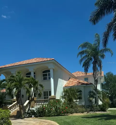 6137 Pasadena Point Blvd S, Gulfport, FL 33707
