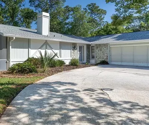 12 Mastic Ct E, Homosassa, FL 34446