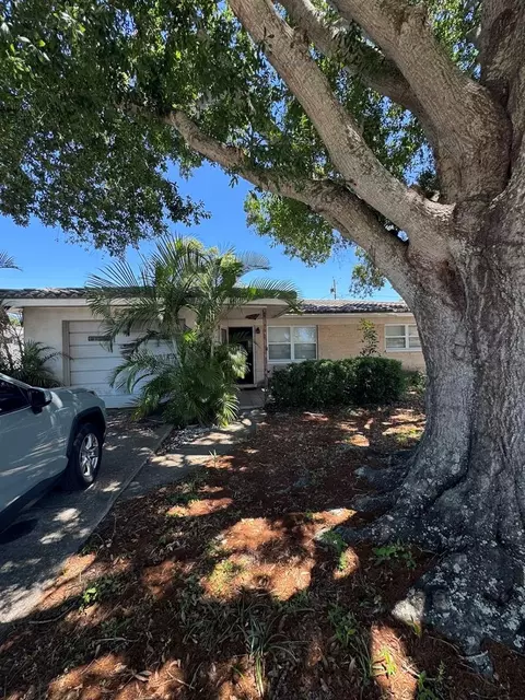 1130 7th Ave NE, Largo, FL 33770