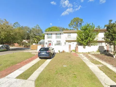 5202 Maple Hill Dr, Tampa, FL 33617