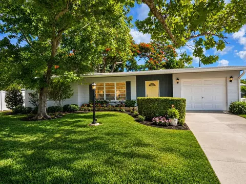 5116 13th Avenue Dr W, Bradenton, FL 34209