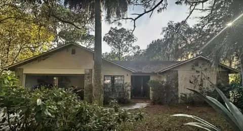 10106 Lakeview Dr, New Port Richey, FL 34654