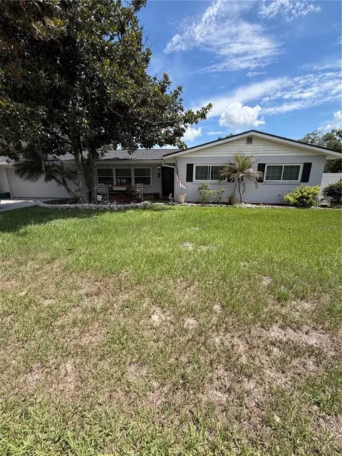 501 NE 5th St, Mulberry, FL 33860