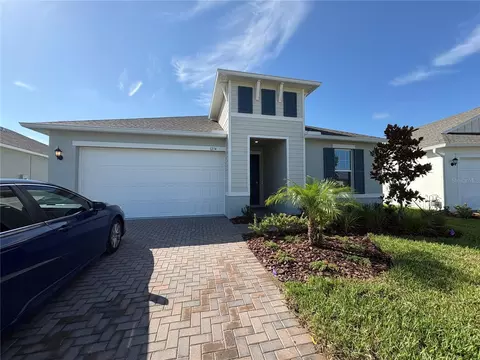 1274 Broward Dr, Zephyrhills, FL 33541