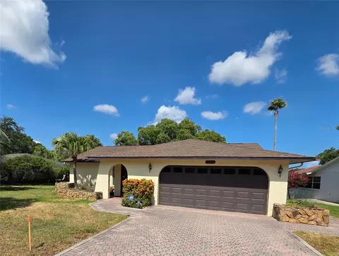 8831 Forest Lake Dr, Port Richey, FL 34668