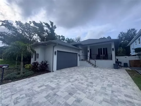 174 E Spruce St, Tarpon Springs, FL 34689
