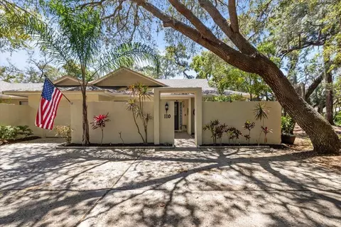 110 Parkside Colony Dr, Tarpon Springs, FL 34689