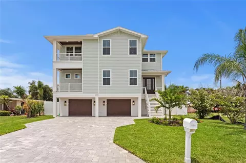 2460 Trade Winds Dr, Dunedin, FL 34698
