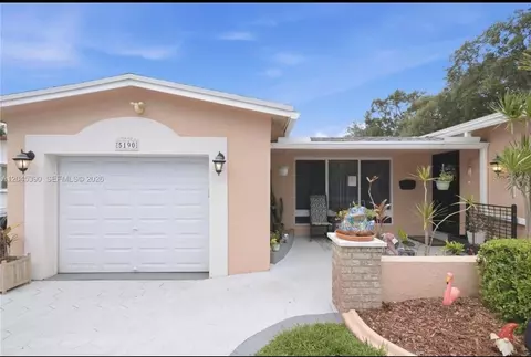 5190 SW 89th Ave, Cooper City, FL 33328