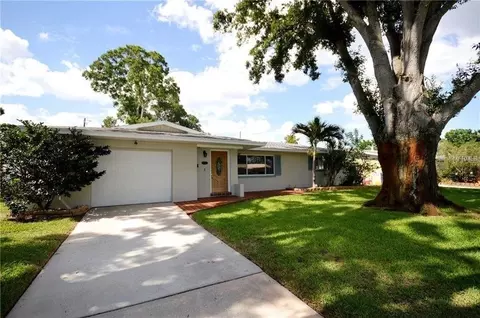 6891 33rd Ave N, Saint Petersburg, FL 33710