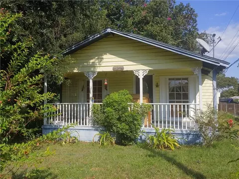 512 S Kingsway Rd, Seffner, FL 33584 photo 1