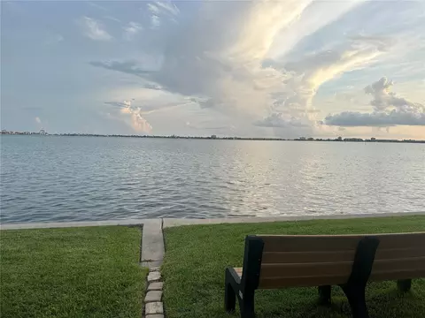5980 Shore Blvd S #1009, Gulfport, FL 33707