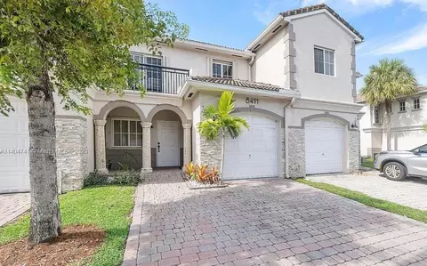 8411 SW 124 Ave #104, Miami, FL 33183