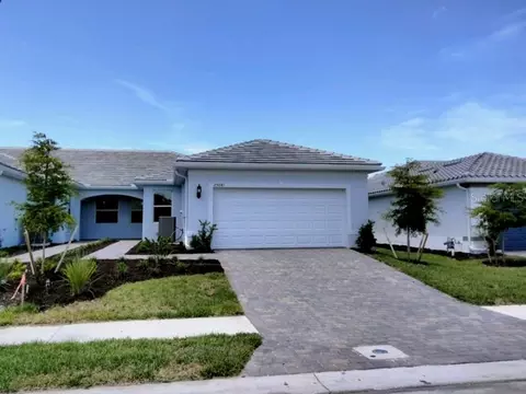25081 Pearl Lake Cir, Englewood, FL 34223