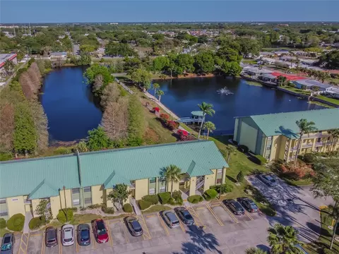 6123 113th St #503, Seminole, FL 33772