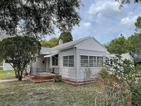 1051 32nd Ave N, Saint Petersburg, FL 33704