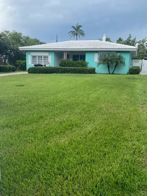 960 Lantana Ave, Clearwater Beach, FL 33767