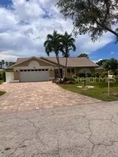 19294 Pine Run Ln, Fort Myers, FL 33967