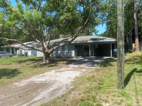 2 Belle Meade Cir, Largo, FL 33770
