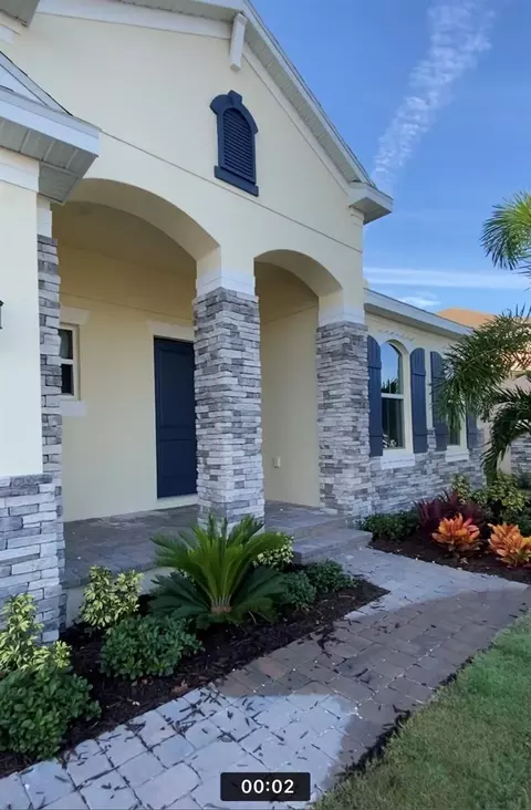 974 Signet Dr, Apollo Beach, FL 33572