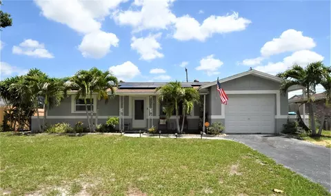 10963 105th Ave, Seminole, FL 33778