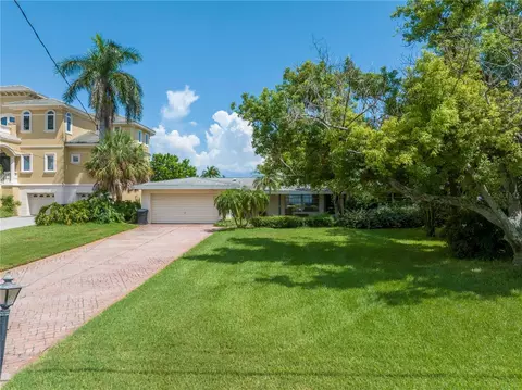 3725 Bayshore Blvd NE, Saint Petersburg, FL 33703