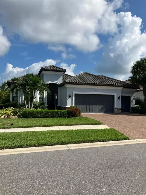 5392 Salcano St, Sarasota, FL 34238