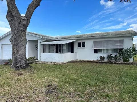 9227 41st Way N #5, Pinellas Park, FL 33782