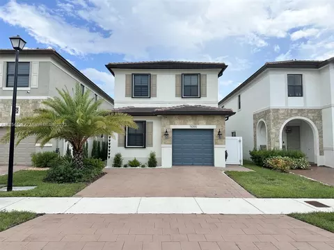 11055 W 35th Way, Hialeah, FL 33018