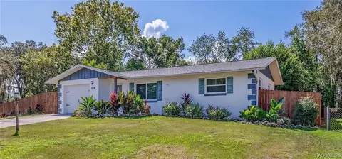 24 New Florida Ave, Beverly Hills, FL 34465