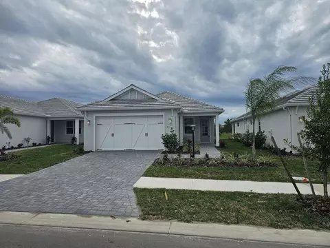 8177 Sternway Rd, Sarasota, FL 34240