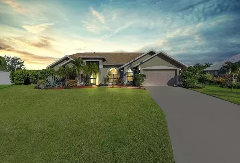 602 SW Santa Barbara Pl, Cape Coral, FL 33991
