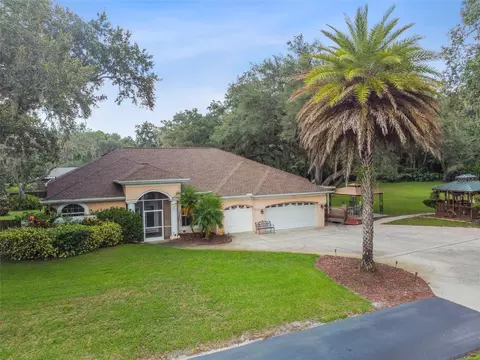 5334 Bernadette Dr, Zephyrhills, FL 33541