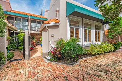 200 Cocoanut Ave #11, Sarasota, FL 34236