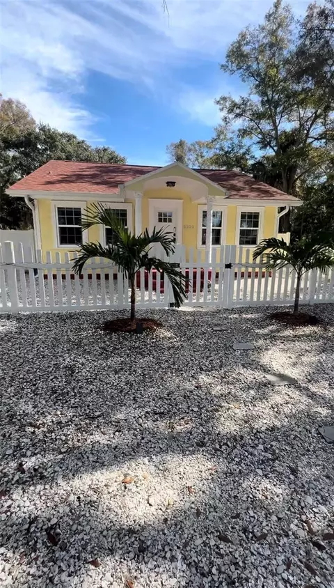 2222 53rd St S, Gulfport, FL 33707