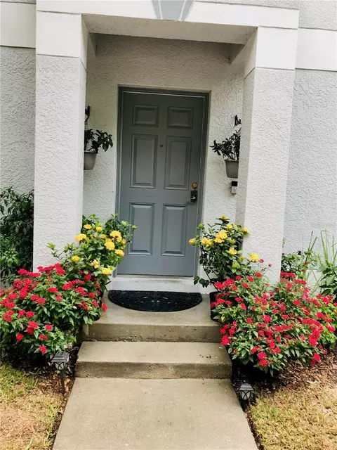 4007 Dolphin Dr, Tampa, FL 33617