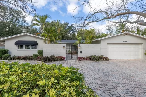 1256 Snell Isle Blvd NE, Saint Petersburg, FL 33704