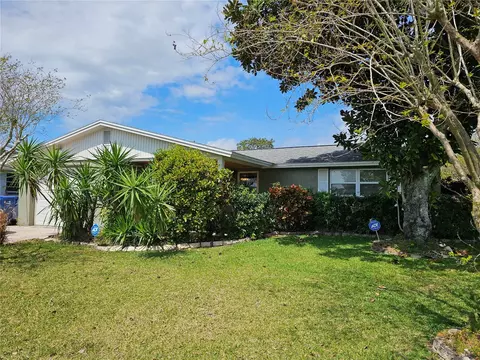 3935 Star Island Dr, Holiday, FL 34691